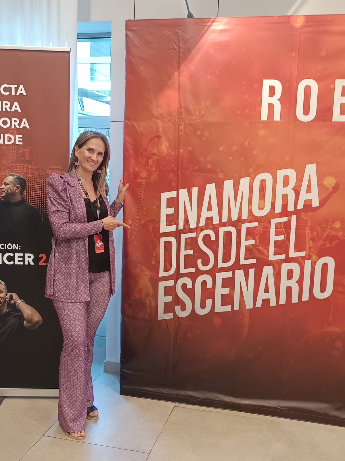 Susana Oliva junto a Robinson González, en el evento Enamora desde el Escenario