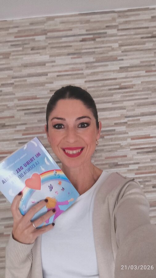Lectora con Mi Tribu del María