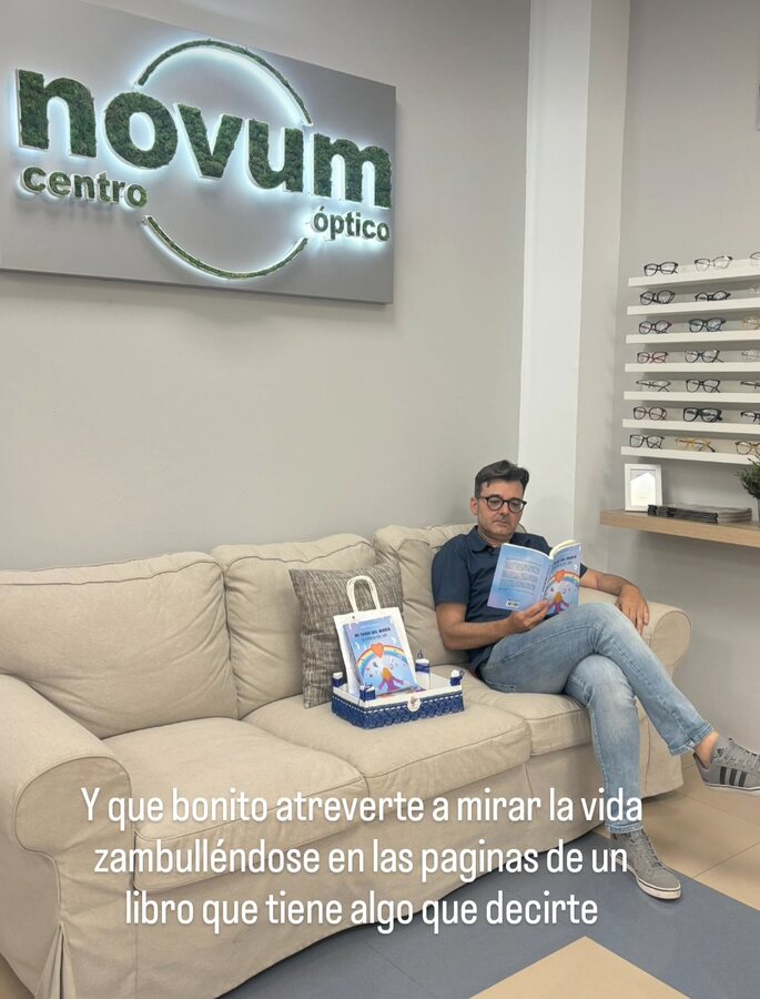 Lectora con Mi Tribu del María