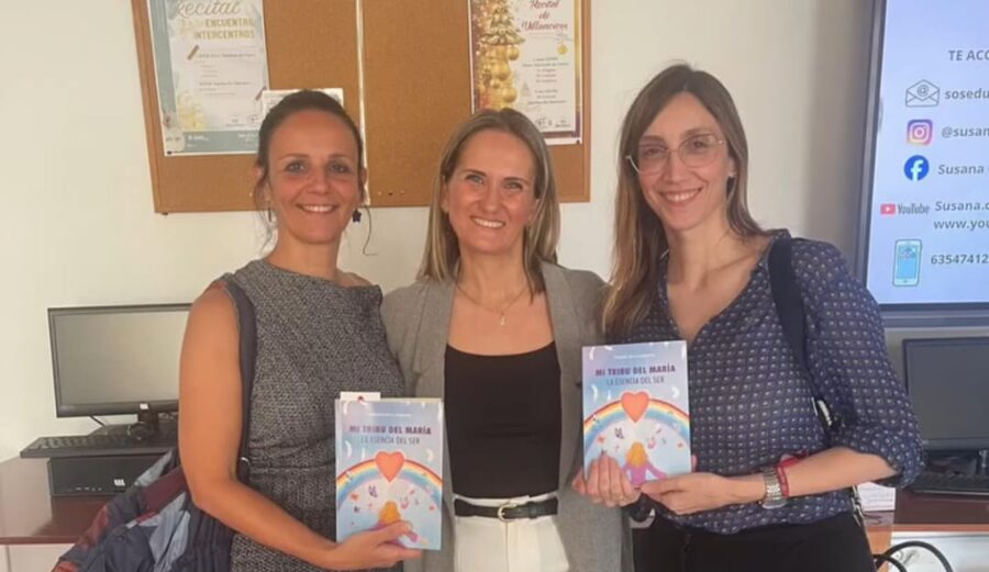 Lectora con Mi Tribu del María
