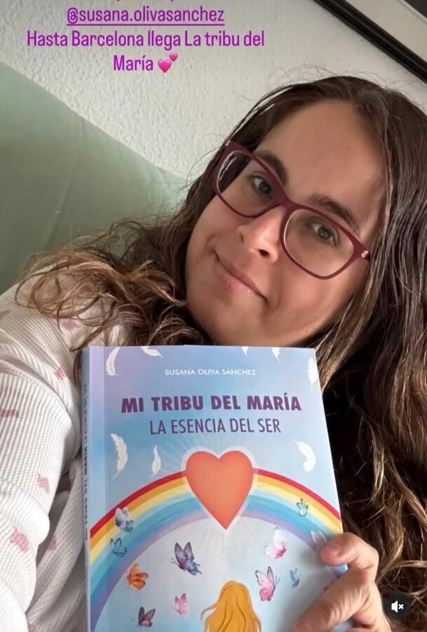 Lectora con Mi Tribu del María